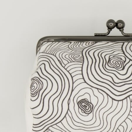 たわら型がま口ポーチ『ONE TONE』（椿白）