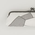 がま口ペンケース『ONE TONE』(氷割白)