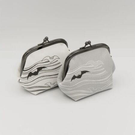 がま口ポーチ『ONE TONE』(こうもり白)