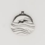 がま口コインケース『ONE TONE』(こうもり白)