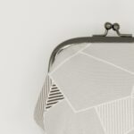 がま口ポーチ『ONE TONE』(氷割グレー)