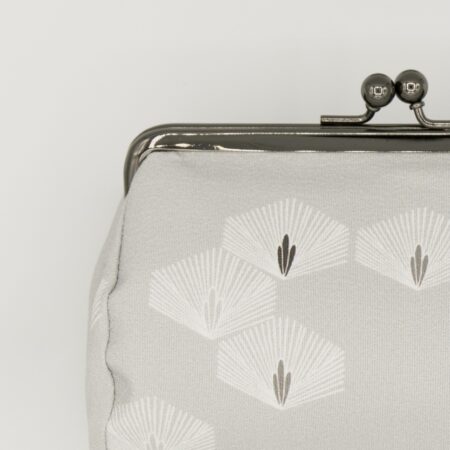 たわら型がま口ポーチ『ONE TONE』（松グレー）