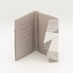 お薬手帳ケース『ONE TONE』(氷割白)