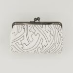 たわら型がま口ポーチ『ONE TONE』（紗綾型白）