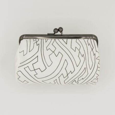 たわら型がま口ポーチ『ONE TONE』（紗綾型白）