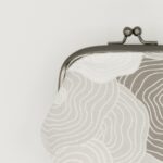 がま口ポーチ『ONE TONE』(椿グレー)