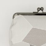 たわら型がま口ポーチ『ONE TONE』（氷割グレー）