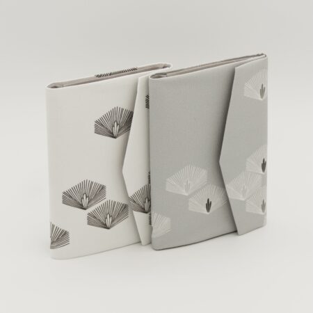 お薬手帳ケース『ONE TONE』(松白)