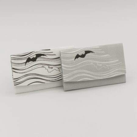 カードケース『ONE TONE』(こうもり白)