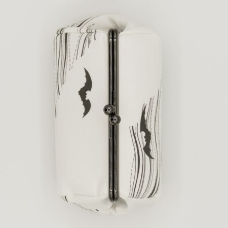 たわら型がま口ポーチ『ONE TONE』（こうもり白)