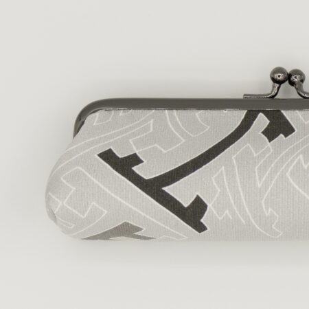 がま口ペンケース『ONE TONE』(紗綾型グレー)