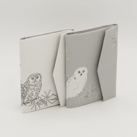 お薬手帳ケース『ONE TONE』(ふくろう白)