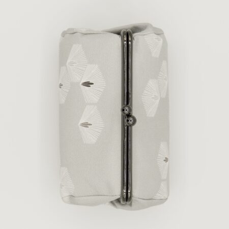 たわら型がま口ポーチ『ONE TONE』（松グレー）