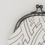 がま口コインケース『ONE TONE』(紗綾型白)