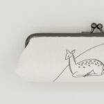 がま口ペンケース『ONE TONE』(鹿白)