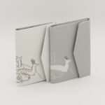 お薬手帳ケース『ONE TONE』(鹿グレー)