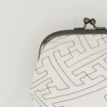 がま口ポーチ『ONE TONE』(紗綾型白)