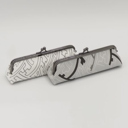 がま口ペンケース『ONE TONE』(紗綾型グレー)